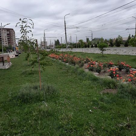 Diplomat Apartments Bishkek Exteriör bild