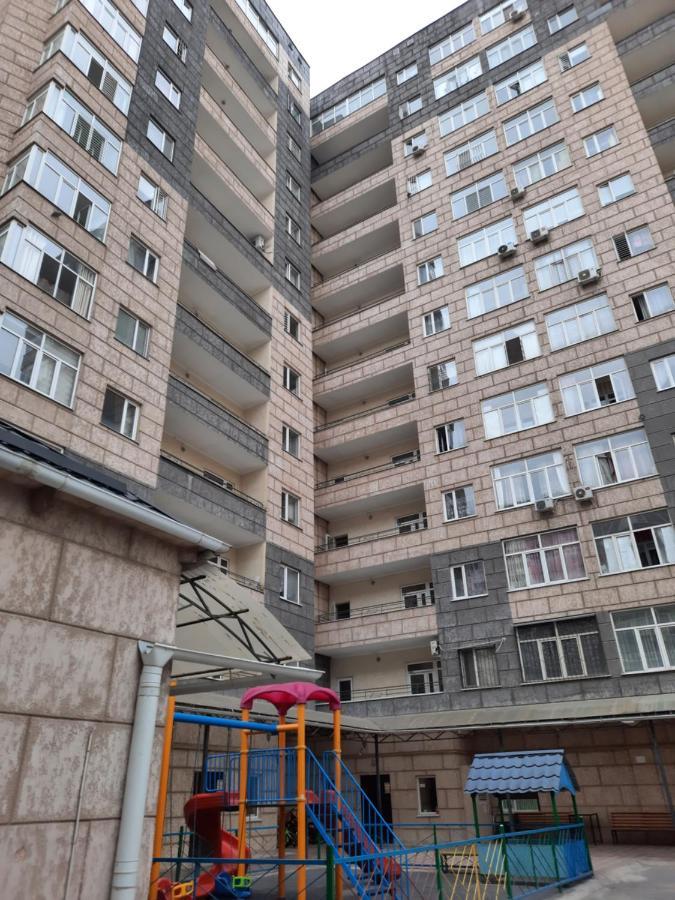 Diplomat Apartments Bishkek Exteriör bild